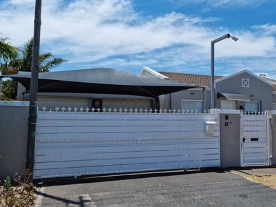 2 Bedroom house rented in Table View, Blouberg