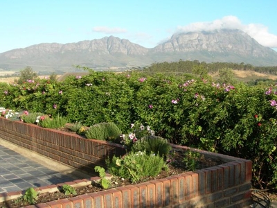 2 Bedroom house to rent in Tulbagh