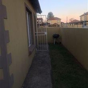 2 Bedroom Townhouse in Leondale For Sale