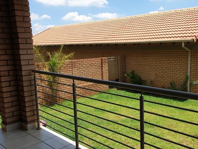 2 Bedroom townhouse - sectional to rent in Mooikloof Ridge, Pretoria