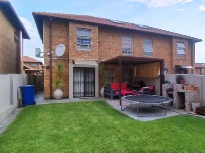 3 Bedroom duplex apartment for sale in Annlin, Pretoria