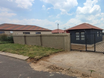 3 Bedroom House for sale in Mhluzi