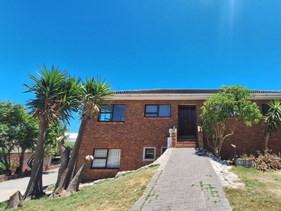 3 Bedroom House To Let in Middedorp