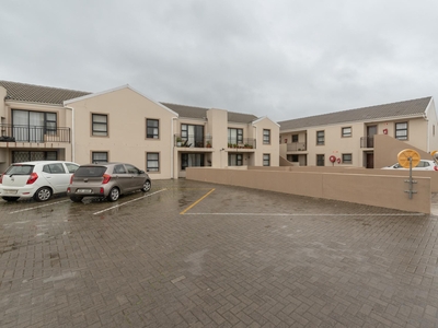 Apartment For Sale in Fairview Golf Estate