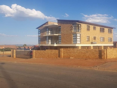 Bachelor Flat to rent in Tlhabane West, Rustenburg