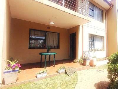 bedfordview - 2 bedroom unit for sale in Stanford Gardens Price is negotiable