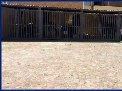 Clean and affordable 2.5-bedroom flats to rent in Benoni CBD
