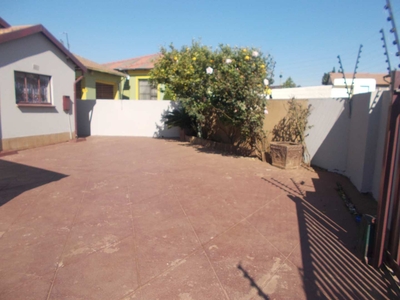 House For Sale in Tokoza Ext 5
