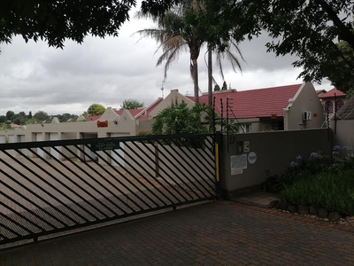 Townhouse For Sale in Kempton Park Ext 5