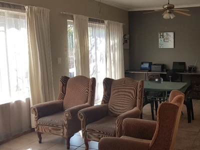 Townhouse For Sale in Radiokop