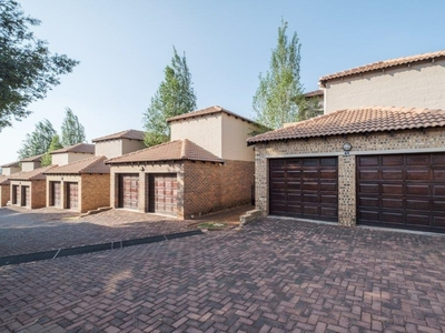 Townhouse For Sale in Ruimsig