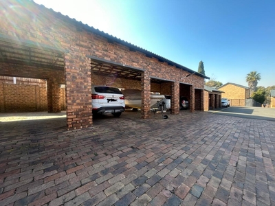 Townhouse For Sale in Van Riebeeck Park