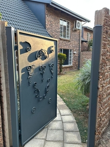 Townhouse Rental Monthly in Kempton Park