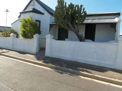 House share, females only, 2 rooms left - Cape Town