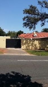 Outside room to let in Observatory - Johannesburg