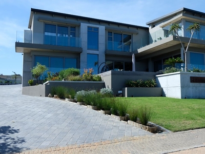 4 Bedroom Freehold For Sale in Oubaai