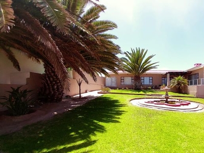 4 Bedroom House For Sale in Port Nolloth