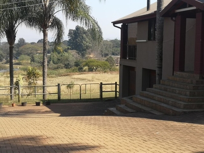 9,000m² Small Holding For Sale in White River Rural