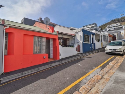 1 Bedroom House For Sale in Sea Point