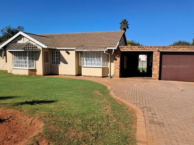 3 Bedroom Freehold For Sale in Dalpark
