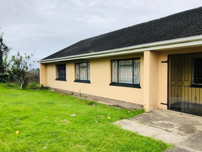 5 Bedroom House To Let in Amalinda North