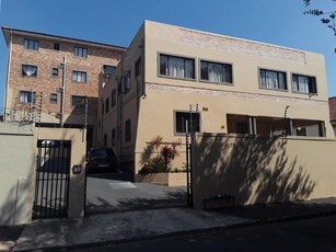 2 Bedroom Apartment / flat to rent in Morningside