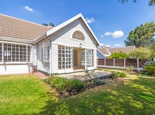 3 Bedroom Simplex Rented in Douglasdale