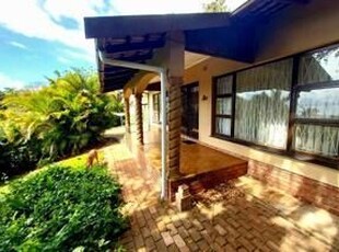 5 Bedroom House in Shelly Beach