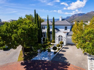Property for sale with 4 bedrooms, Val de Vie Estate, Paarl