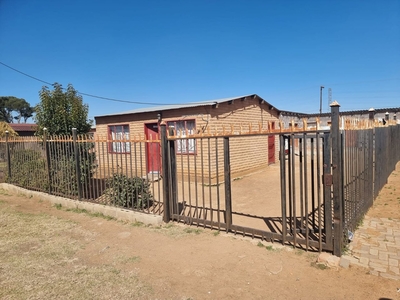 2 Bedroom Freehold For Sale in Mangaung