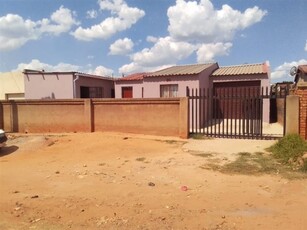 2 Bed House in Katlehong