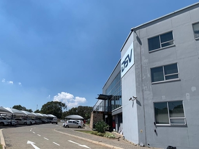 1,220m² Office To Let in Jet Park