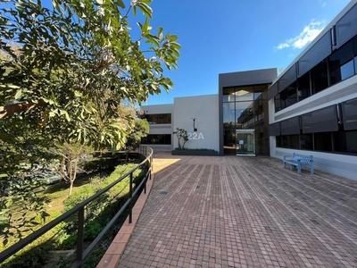 176m² Office To Let in Woodmead