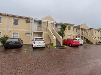 2 Bedroom Apartment For Sale in Wynberg