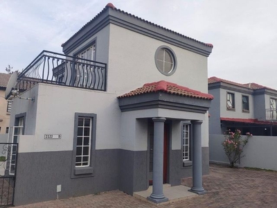 2 Bedroom Sectional Title For Sale in Brakpan North