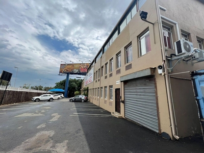 2,008m² Office To Let in Wynberg