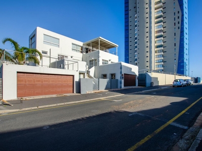 3 Bedroom Apartment For Sale in Strand North