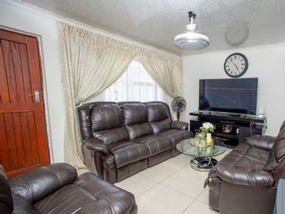 3 Bedroom House Sold in Amalinda