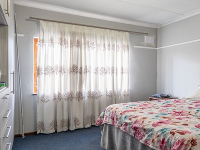 3 bedroom house for sale in Parow Valley