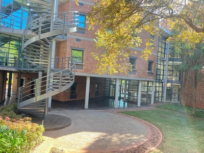 673m² Office To Let in Building C, Parktown