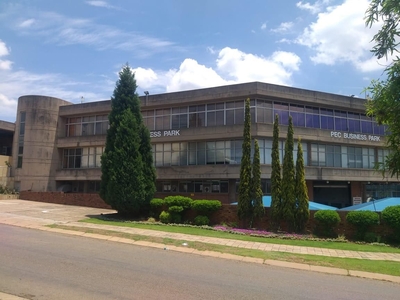 514m² Office To Let in Pec, Silverton