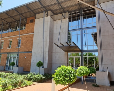 910m² Office To Let in Hatfield