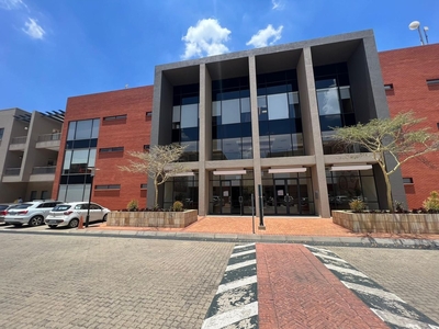 979m² Office To Let in Sandton Central