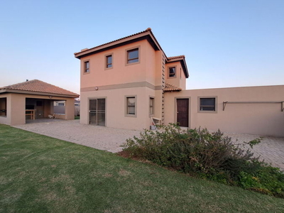 A modern double storey home in Waterberry Estate