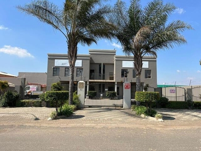 Commercial Property For Rent In Raceview, Alberton