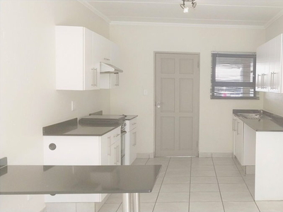 Cosy Three Bedroom Two Bath apartment for Rent