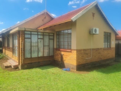 House For Sale In Ellaton, Klerksdorp