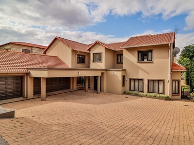 House For Sale In Featherbrooke Estate, Krugersdorp