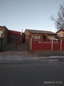 House For Sale In Lifateng, Tembisa
