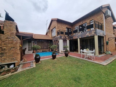 House For Sale In Magalieskruin, Pretoria